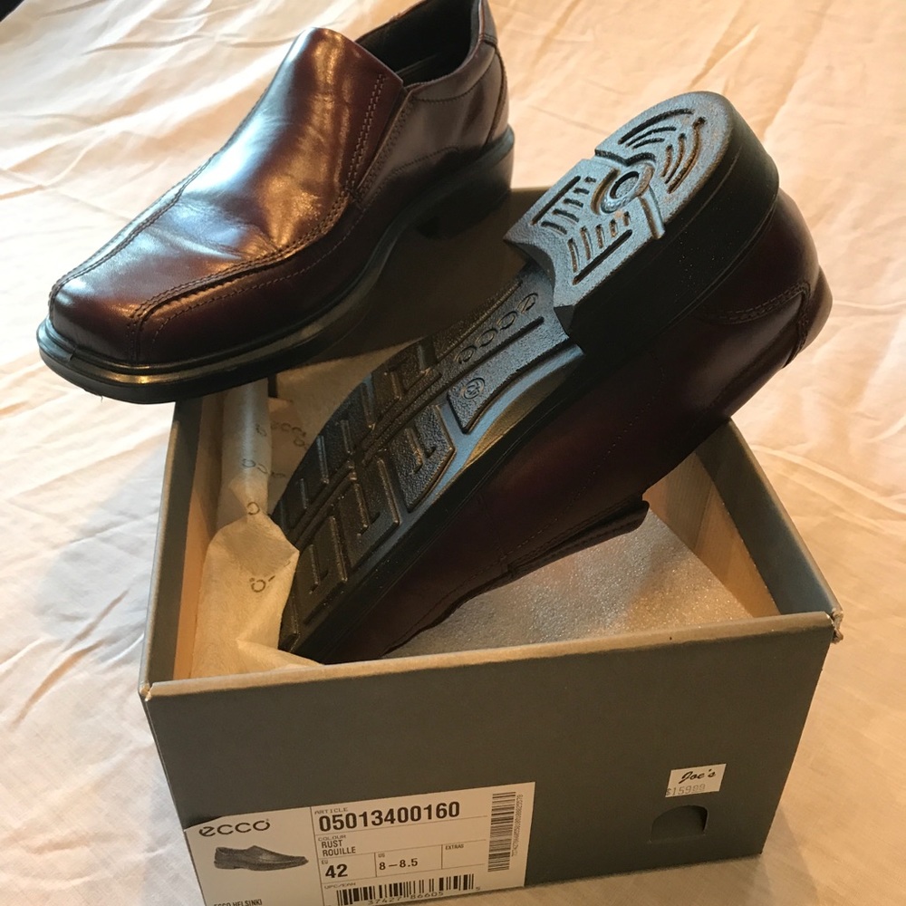 Ecco brown slip on dress shoe